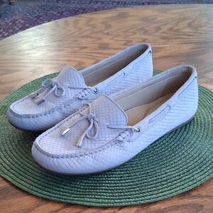 MICHAEL Michael Kors Gray Leather Textured Preppy Tasseled  Loafers Size 8